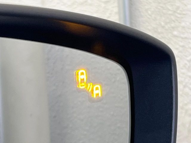 �y�u���C���h�X�|�b�g���j�^�����O�z���s���A�h�A�~���[�̎��p�ɂȂ�₷���ӏ��Ɍ㑱�Ԃ��ڋ߂���ƃT�C�h�~���[�t�߂Ɍx����\���A�h���C�o�[�ɒ��ӊ��N�����Ă���܂��B