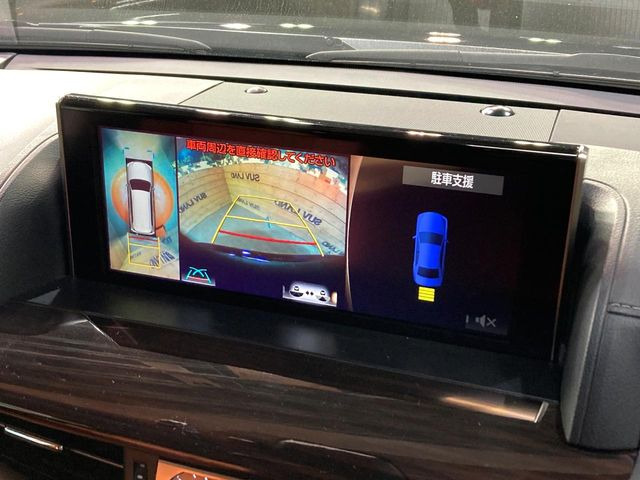 �y�p�m���~�b�N�r���[���j�^�[�z��p�̃J�����ɂ��A�ォ�猩���낵���悤�Ȏ��_��360�x�N���}�̎��͂��m�F���邱�Ƃ��ł��܂������p�������m�F���₷���A�����ꏊ�ł̐؂�Ԃ��⒓�Ԃ��X���[�Y�ɍs���܂��B