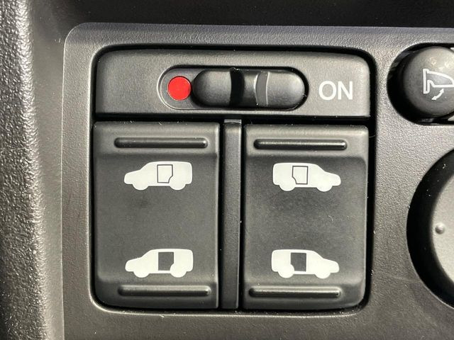 �y�����p���[�X���C�h�h�A�z�X�}�[�g�L�[��^�]�Ȃ̃X�C�b�`�Ō�ȗ����X���C�h�h�A�̊J���\���d��������͂����ăh�A���J����K�v�������A�����Ȃ��q�l�ł��ȒP�ɊJ���߂ł����K�ł���