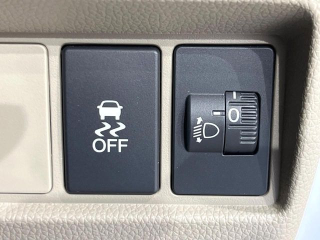 �y������h�~���u�z�ԗ��̉���������m����ƁA�����I�Ɏԗ��̐i�s������ۂ悤�Ɏԗ��𐧌䂵�܂��B�J�̓��ȂǊ���₷���H�ʏ󋵂ł����S�ȉ^�]���\�ł��B