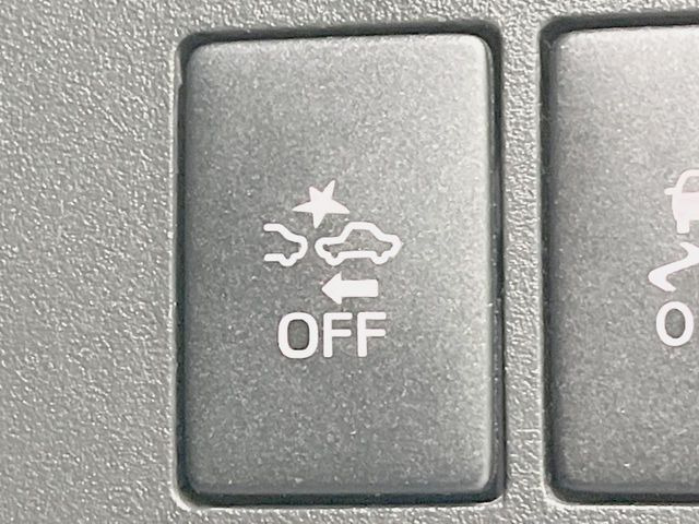 �y�X�}�[�g�A�V�X�g�z���s���ɑO���̎ԗ�����F�����A�Փ˂������Ȏ��͌x��ƃu���[�L�ŏՓˉ���Ɣ�Q�y�����A�V�X�g�B�����S�Ƀh���C�u�����y���݂��������܂��B