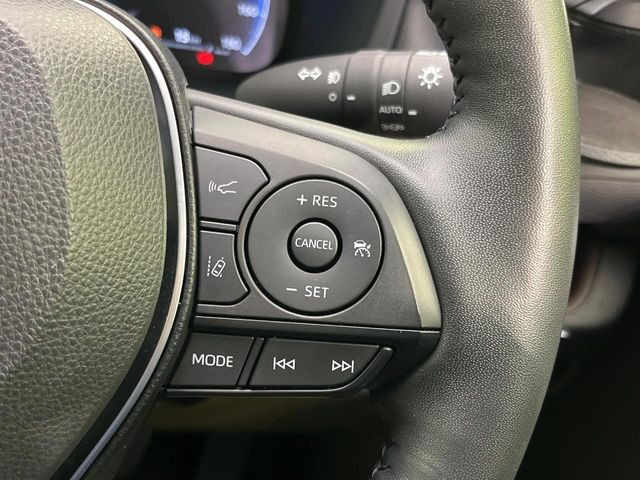 【レーダークルーズコントロール】高速道路での長距離走行が楽に!!自動で速度を保つクルーズコントロールが、衝突軽減システムと連携し、前方の車両を感知して車間を保つように速度調節してくれます!!