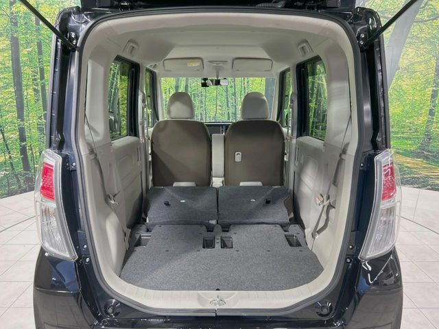 ���i�̂���������ʋ΁A���}���ɏ\���ȉ׎��X�y�[�X���m�ۂ��Ă���܂��B�Z�J���h�V�[�g��|���ƁA�傫�ȉו��̐ύڂ��\�ł���