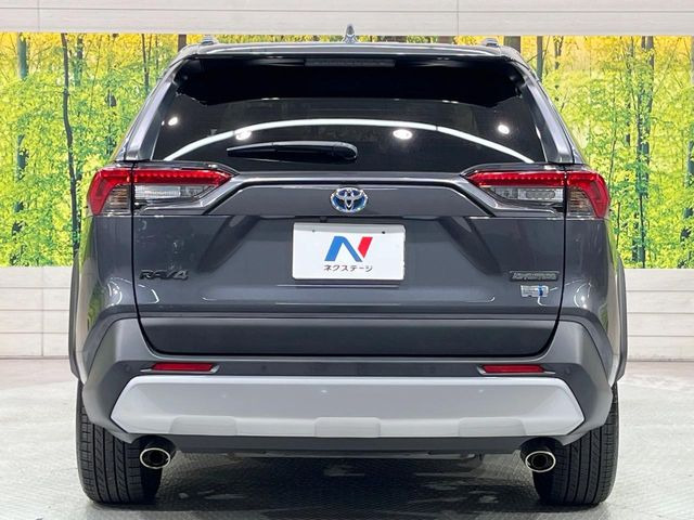 安心の最長10年・走行無制限保証(有償)をご用意。保証内容も充実はもちろん、無料点検&オイル交換や、年中無休の全国・24時間ロードサービスも付帯されておりますのでご安心下さい。