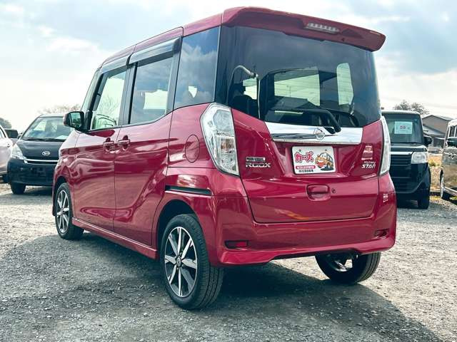 ���X�ł͌y�����Ԃ��畁�ʎԂ܂ŕ��L���I�[�����[�J�[�̎Ԏ�E�F�E�O���[�h��L�x�ɑ����Ă���܂��B