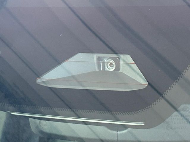 �y�g���^�Z�[�t�e�B�Z���X�z���s���ɑO���̎ԗ�����F�����A�Փ˂������Ȏ��͌x��ƃu���[�L�ŏՓˉ���Ɣ�Q�y�����A�V�X�g�B�����S�Ƀh���C�u�����y���݂��������܂��B