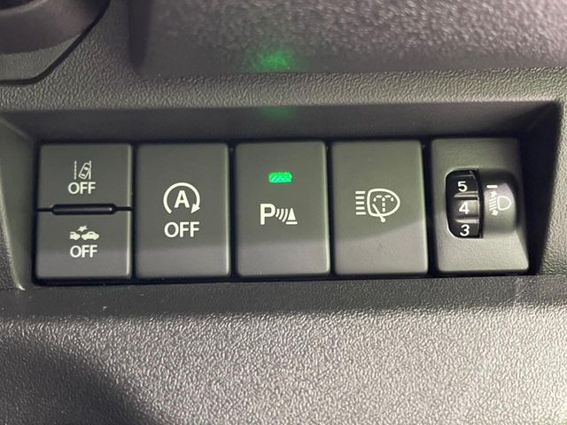 【コーナーセンサー】バンパーに付いたセンサーが障害物を検知!一定の距離に近づくとアラートで教えてくれます♪狭い駐車スペースや車庫入れ時も安心ですね☆