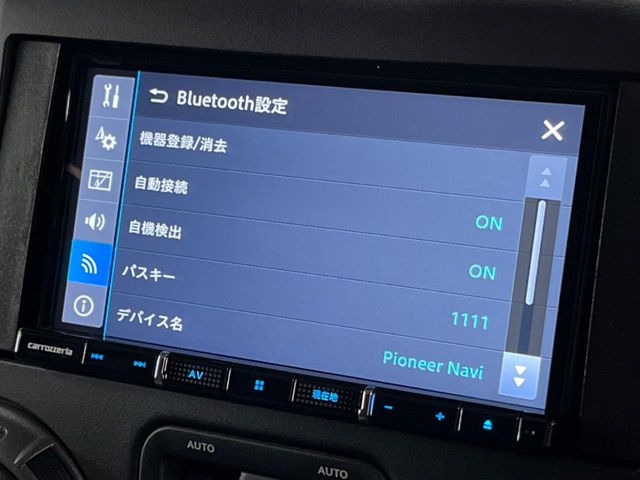 ��Bluetooth:���莝���̃X�}�[�g�t�H���ȂǂƐڑ����A�n���Y�t���[�ʘb��Տꊴ����~���[�W�b�N�Đ������y���݂��������܂��B�����ڑ��ł��̂Ŕς킵��������܂����