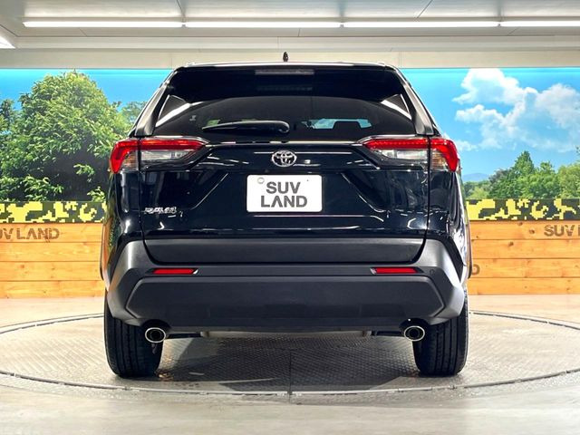 安心の最長10年・走行無制限保証(有償)をご用意。保証内容も充実はもちろん、無料点検&オイル交換や、年中無休の全国・24時間ロードサービスも付帯されておりますのでご安心下さい。