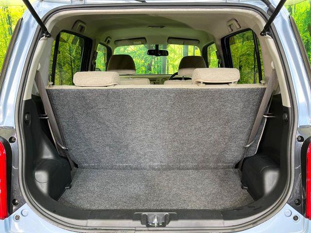 ���i�̂���������ʋ΁A���}���ɏ\���ȉ׎��X�y�[�X���m�ۂ��Ă���܂��B�Z�J���h�V�[�g��|���ƁA�傫�ȉו��̐ύڂ��\�ł���