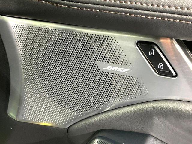 �yBOSE�T�E���h�V�X�e���z���[�J�[�I�v�V�����̍��i�ʃT�E���h�V�X�e���𓋍ځB��p�̃`���[�j���O���{���ꂽ�召�l�X�ȃX�s�[�J�[����ǎ��ȃT�E���h���t�ł��A�Տꊴ���ӂ�鉹����Ԃ����o���܂��B