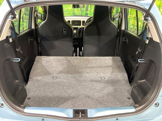 ���i�̂���������ʋ΁A���}���ɏ\���ȉ׎��X�y�[�X���m�ۂ��Ă���܂��B�Z�J���h�V�[�g��|���ƁA�傫�ȉו��̐ύڂ��\�ł���