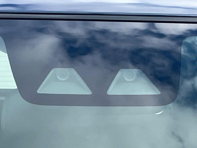 �y�X�}�[�g�A�V�X�g�z���s���ɑO���̎ԗ�����F�����A�Փ˂������Ȏ��͌x��ƃu���[�L�ŏՓˉ���Ɣ�Q�y�����A�V�X�g�B�����S�Ƀh���C�u�����y���݂��������܂��B