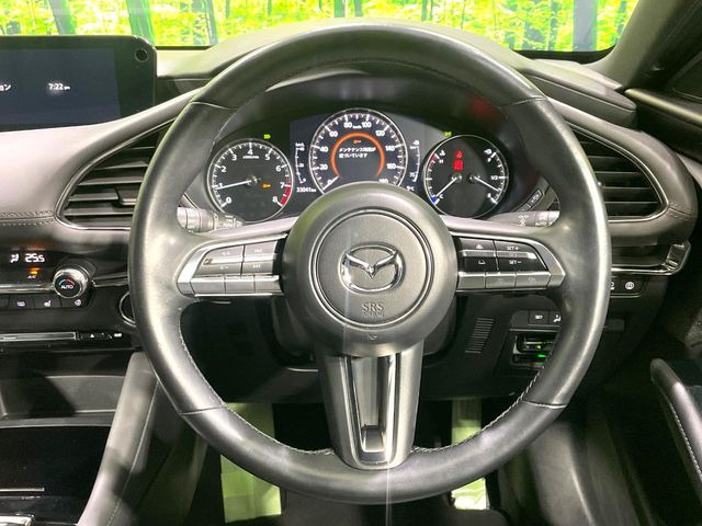 �y�����v�����X�e�A�����O�z�㎿�Ȋv���g�p���邱�ƂŁA��ɂ����������݂ƂĂ��^�]���₷���n���h���ł���