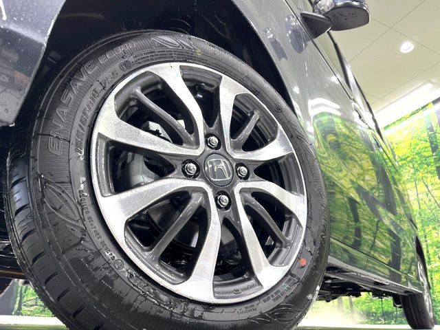 �y����14�C���`�A���~�z�C�[���z�O�ςɃ}�b�`���������A���~�z�C�[���𑕒����Ă���܂��B�e��ЊO�A���~�z�C�[����A�X�^�b�h���X�^�C�����戵�����Ă���܂��B���񂲑��k����������