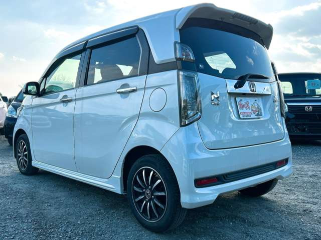 ���X�ł͌y�����Ԃ��畁�ʎԂ܂ŕ��L���I�[�����[�J�[�̎Ԏ�E�F�E�O���[�h��L�x�ɑ����Ă���܂��B