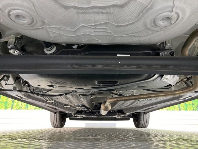 ��D�]�𒸂��Ă���܂��{�f�B�̒e�X�v���b�V���R�[�g���D�]��t���B�ʏ�̃K���X�R�[�g�ƈقȂ�A�ϋv�N��6�N�̖��@���K���X�R�[�e�B���O���A�{�f�B���L���C�ȏ�Ԃɕۂ��Ă���܂��B