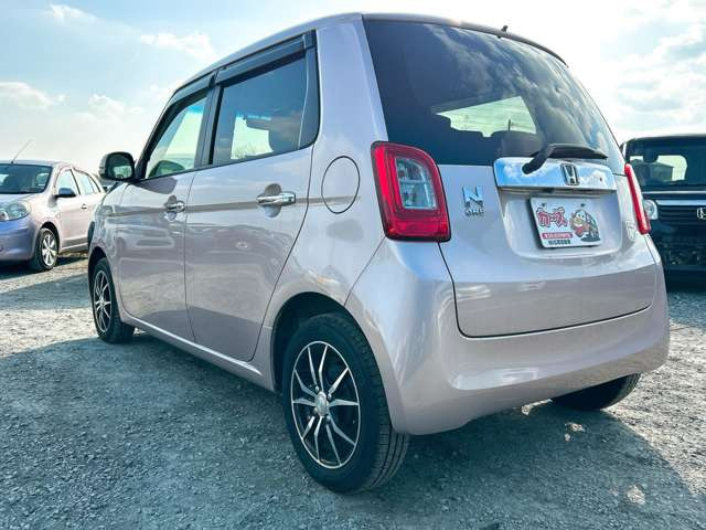 ���X�ł͌y�����Ԃ��畁�ʎԂ܂ŕ��L���I�[�����[�J�[�̎Ԏ�E�F�E�O���[�h��L�x�ɑ����Ă���܂��B