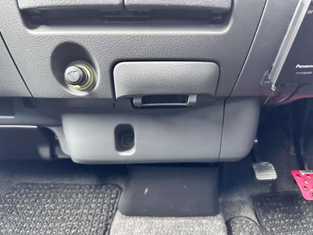 ���Ђł͐V�ԁE���ÎԂ̔̔�����ɍs���Ă���܂��B�V�Ԃ͍����S���[�J�[�̔̔����s���Ă���܂��̂ł��C�y�ɂ����k���������B���i�Ɏ��M������܂�!0157-66-5555