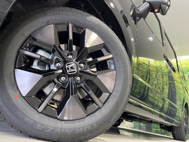 �y����16�C���`�A���~�z�C�[���z�O�ςɃ}�b�`���������A���~�z�C�[���𑕒����Ă���܂��B�e��ЊO�A���~�z�C�[����A�X�^�b�h���X�^�C�����戵�����Ă���܂��B���񂲑��k����������