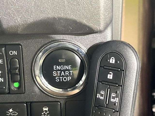 �y�L�[�t���[�V�X�e���z�J�o����|�P�b�g�ɓ��ꂽ�܂܂ł��h�A�̎{���E�������\�ȃX�}�[�g�L�[�𑕔��B�G���W���̃I���E�I�t�����J�M�����o���K�v����������Ƃ��Ă��֗��ł���