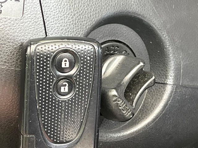 �y�L�[�t���[�V�X�e���z�J�o����|�P�b�g�ɓ��ꂽ�܂܂ł��h�A�̎{���E�������\�ȃX�}�[�g�L�[�𑕔��B�G���W���̃I���E�I�t�����J�M�����o���K�v����������Ƃ��Ă��֗��ł���