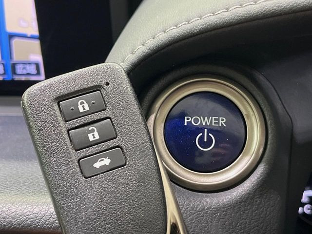 �y�X�}�[�g�L�[�z�J�o����|�P�b�g�ɓ��ꂽ�܂܂ł��h�A�̎{���E�������\�ȃX�}�[�g�L�[�𑕔��B�G���W���̃I���E�I�t�����J�M�����o���K�v����������Ƃ��Ă��֗��ł���