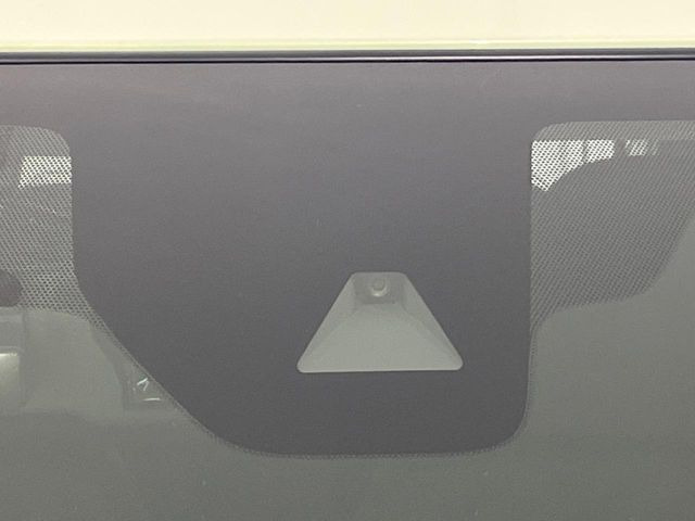 �y�G�}�[�W�F���V�[�u���[�L�z���s���ɑO���̎ԗ�����F�����A�Փ˂������Ȏ��͌x��ƃu���[�L�ŏՓˉ���Ɣ�Q�y�����A�V�X�g�B�����S�Ƀh���C�u�����y���݂��������܂��B