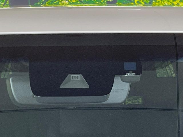 �y�g���^�Z�[�t�e�B�Z���X�z���s���ɑO���̎ԗ�����F�����A�Փ˂������Ȏ��͌x��ƃu���[�L�ŏՓˉ���Ɣ�Q�y�����A�V�X�g�B�����S�Ƀh���C�u�����y���݂��������܂��B