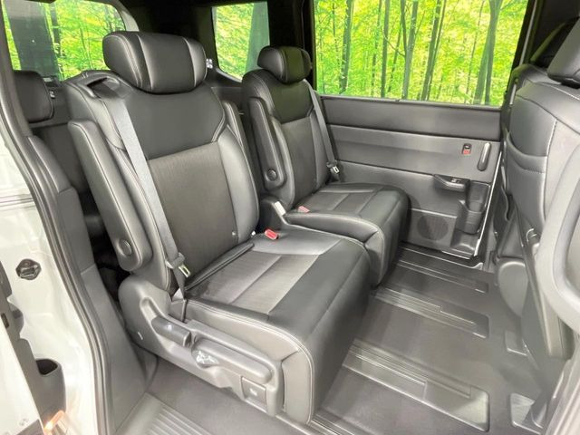 ���i���ȃI���W�i���t���A�}�b�g���I�v�V�����ɂĂ��p�ӂ��Ă���܂��B���D���ȃf�U�C����J���[�����Ԃɍ��킹�đI��ł����������Ƃ��ł��܂���