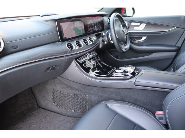 EクラスE220d アバンギャルド AMGライン