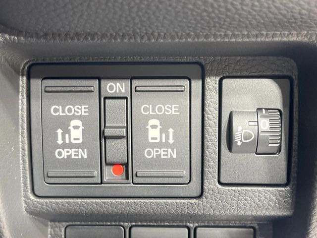 �y�����p���[�X���C�h�h�A�z�X�}�[�g�L�[��^�]�Ȃ̃X�C�b�`�Ō�ȗ����X���C�h�h�A�̊J���\���d��������͂����ăh�A���J����K�v�������A�����Ȃ��q�l�ł��ȒP�ɊJ���߂ł����K�ł���