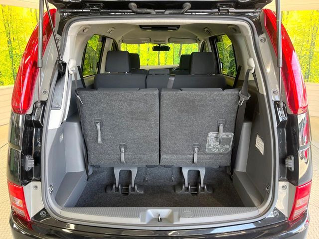 ���i�̂���������ʋ΁A���}���ɏ\���ȉ׎��X�y�[�X���m�ۂ��Ă���܂��B�Z�J���h�V�[�g��|���ƁA�傫�ȉו��̐ύڂ��\�ł���