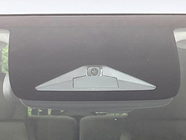 �y�z���_�Z���V���O�z���s���ɑO���̎ԗ�����F�����A�Փ˂������Ȏ��͌x��ƃu���[�L�ŏՓˉ���Ɣ�Q�y�����A�V�X�g�B�����S�Ƀh���C�u�����y���݂��������܂��B