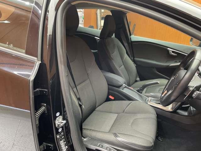 V40クロスカントリーD4 モメンタム ディーゼル