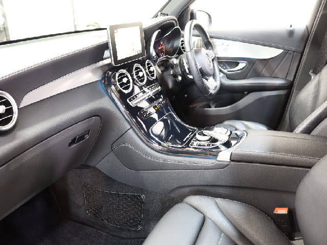 GLC250 4マチック スポーツ 本革仕様 4WD