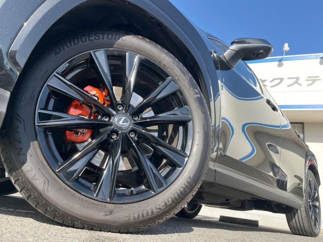 �y����20�C���`�A���~�z�C�[���z�O�ςɃ}�b�`���������A���~�z�C�[���𑕒����Ă���܂��B�e��ЊO�A���~�z�C�[����A�X�^�b�h���X�^�C�����戵�����Ă���܂��B���񂲑��k����������