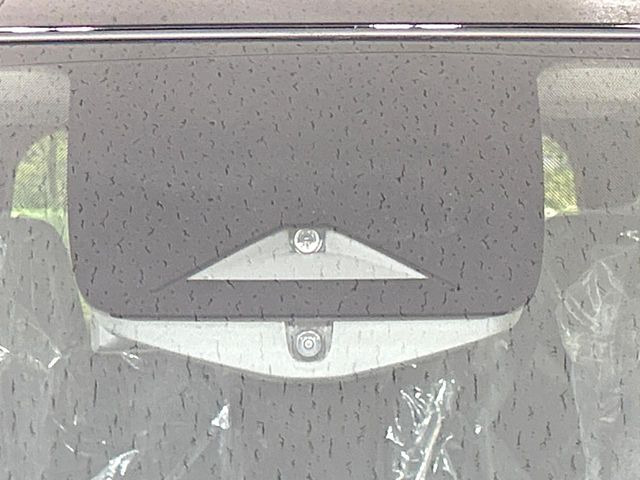 �y�C���e���W�F���g�G�}�[�W�F���V�[�u���[�L�z�t�����g�J�����őO���̎ԗ�����s�҂����m�B�Փ˂������Ȏ��͏Փ˔�Q�y���u���[�L���쓮�A�Փˉ�����T�|�[�g�B�����S�Ƀh���C�u�����y���݂��������܂��B