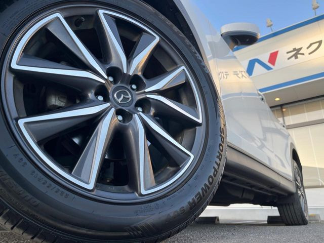 �y����19�C���`�A���~�z�C�[���z�O�ςɃ}�b�`���������A���~�z�C�[���𑕒����Ă���܂��B�e��ЊO�A���~�z�C�[����A�X�^�b�h���X�^�C�����戵�����Ă���܂��B���񂲑��k����������