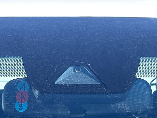 �y�g���^�Z�[�t�e�B�Z���X�z���s���ɑO���̎ԗ�����F�����A�Փ˂������Ȏ��͌x��ƃu���[�L�ŏՓˉ���Ɣ�Q�y�����A�V�X�g�B�����S�Ƀh���C�u�����y���݂��������܂��B