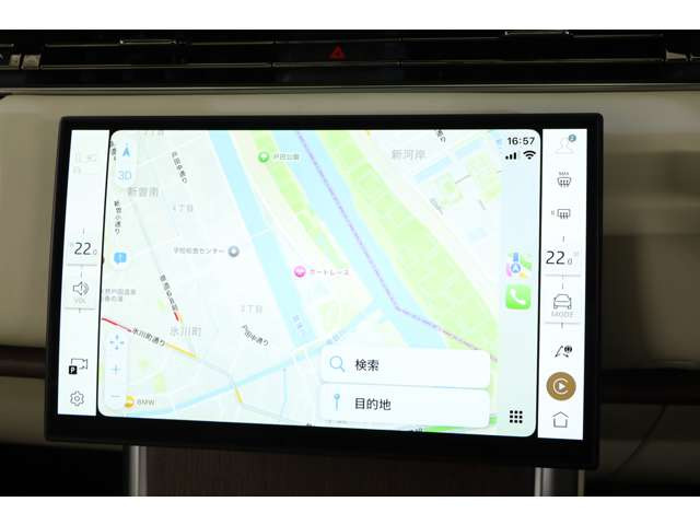 �C���t�H�e�C�������g�V�X�e���ɂ�13.1�C���`�̃t���[�e�B���O���^�b�`�X�N���[����p�����uPivi Pro�v���̗p�B��ʂɂ̓n�v�e�B�b�N(�G�o)�t�B�[�h�o�b�N�@�\��������Ă���܂��B