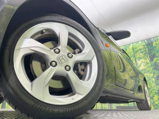 �y�����A���~�z�C�[���z�O�ςɃ}�b�`���������A���~�z�C�[���𑕒����Ă���܂��B�e��ЊO�A���~�z�C�[����A�X�^�b�h���X�^�C�����戵�����Ă���܂��B���񂲑��k����������