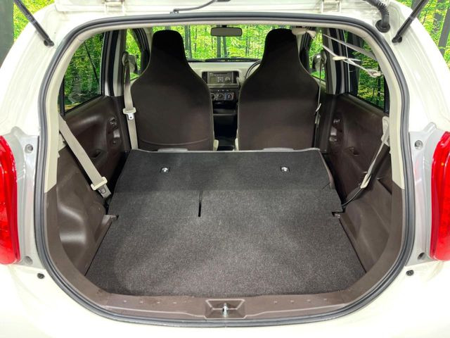 ���i�̂���������ʋ΁A���}���ɏ\���ȉ׎��X�y�[�X���m�ۂ��Ă���܂��B�Z�J���h�V�[�g��|���ƁA�傫�ȉו��̐ύڂ��\�ł���