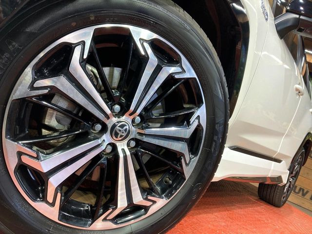 �y�O���[�h��p����19�C���`�A���~�z�C�[���z�f�U�C�����̍��������A���~�z�C�[���𑕒����Ă���܂��B�e��ЊO�A���~�z�C�[����A�X�^�b�h���X�^�C�����戵�����Ă���܂��B���񂲑��k����������