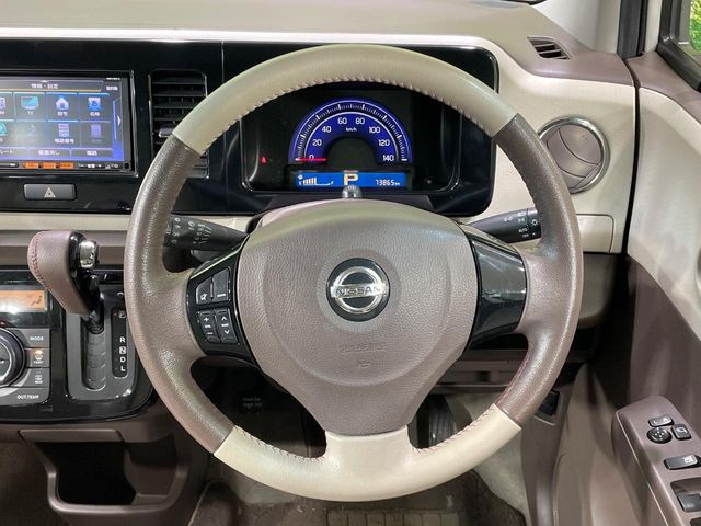 �y�����v�����X�e�A�����O�z�㎿�Ȋv���g�p���邱�ƂŁA��ɂ����������݂ƂĂ��^�]���₷���n���h���ł���