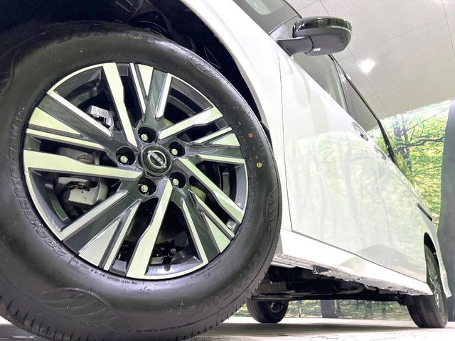 �y����16�C���`�A���~�z�C�[���z�O�ςɃ}�b�`���������A���~�z�C�[���𑕒����Ă���܂��B�e��ЊO�A���~�z�C�[����A�X�^�b�h���X�^�C�����戵�����Ă���܂��B���񂲑��k����������