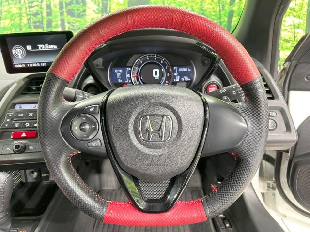 �y�X�e�A�����O�X�C�b�`�z�^�]���A�O������ڐ������炷���ƂȂ��A�I�[�f�B�I���̑��삪�\�ȕ֗��@�\!���S&���K�ȃh���C�u�����o���Ă���܂���