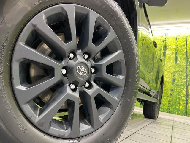 �y����18�C���`�A���~�z�C�[���z�O�ςɃ}�b�`���������A���~�z�C�[���𑕒����Ă���܂��B�e��ЊO�A���~�z�C�[����A�X�^�b�h���X�^�C�����戵�����Ă���܂��B���񂲑��k����������