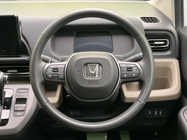 �y�X�e�A�����O�X�C�b�`�z�^�]���A�O������ڐ������炷���ƂȂ��A�I�[�f�B�I���̑��삪�\�ȕ֗��@�\!���S&���K�ȃh���C�u�����o���Ă���܂���