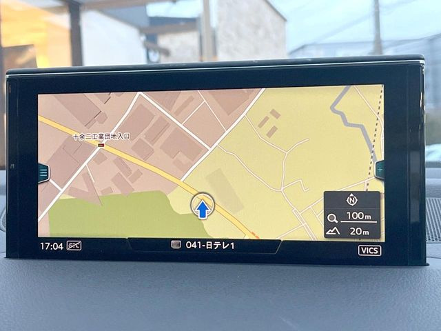 �������i�r:��̊��̂���i�r�́A����������ԓ������o���Ă���܂��B�I�[�f�B�I�@�\���[�����Ă���܂��̂ŁA�^�]�����y���߂܂���